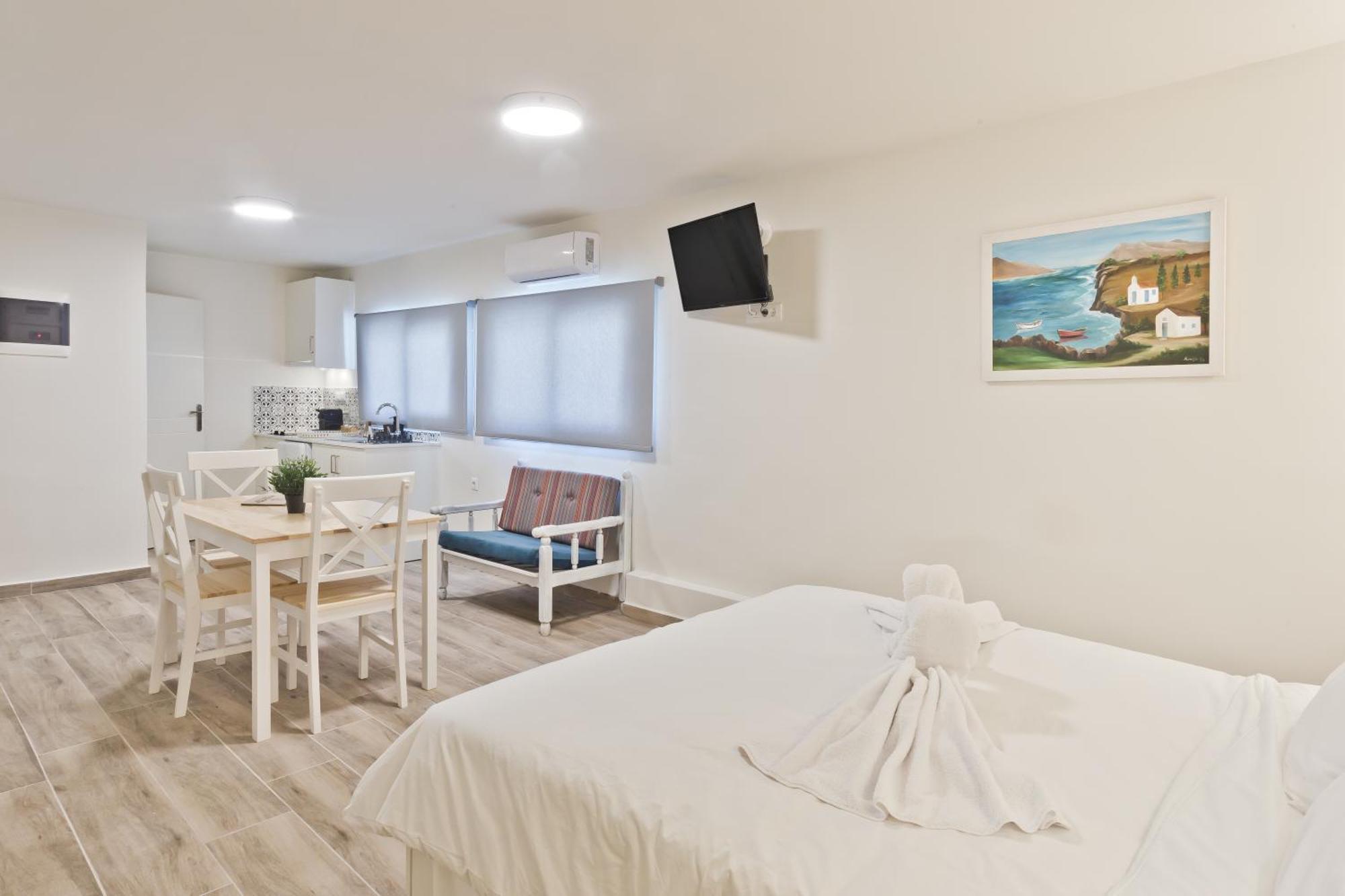 Posidonia Luxury Suites Karpathos Bagian luar foto